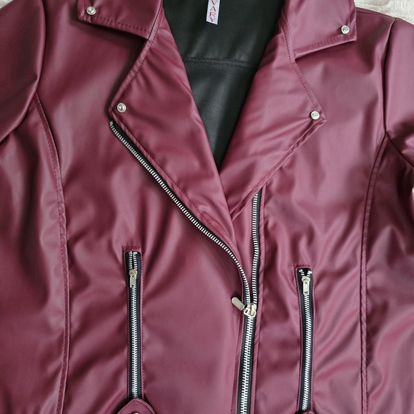Elegant Burgundy Leather Jacket for Women - Picture 5 of 14
